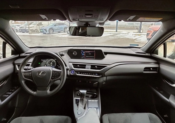 Lexus UX cena 129900 przebieg: 29702, rok produkcji 2020 z Dobrzyca małe 232